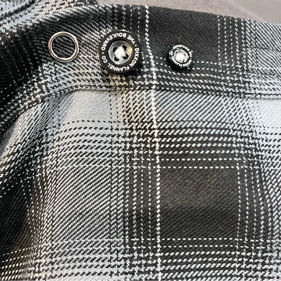 Dixxon Flannel The Boulevard Snap Pockets Gray Plaid Shirt woman’s  Size Medium - Picture 11 of 11